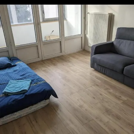 Confortable Au Calme Et Proche Du Centre-ville De